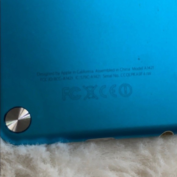 Apple iPod Touch Blue - Picture 3 of 4